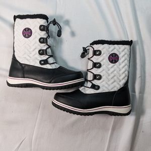 Tote Boots Black and White Size 4 KIDS